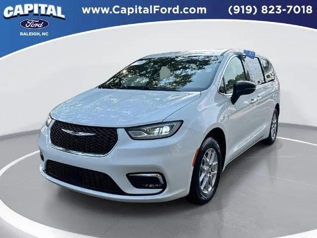 2025 Chrysler Pacifica Select for sale in Raleigh, NC