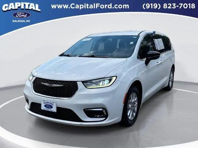 2025 Chrysler Pacifica Select for sale in Raleigh, NC