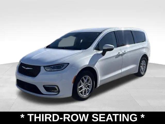 2023 Chrysler Pacifica Touring L for sale in Plainfield, IN