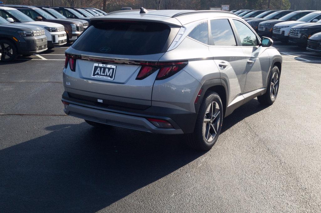 New 2026 Silver HYUNDAI SEL Plus FWD image 5
