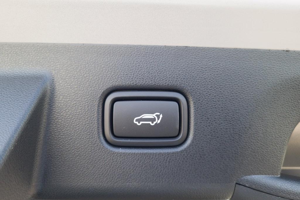New 2026 Silver HYUNDAI SEL Plus FWD image 8