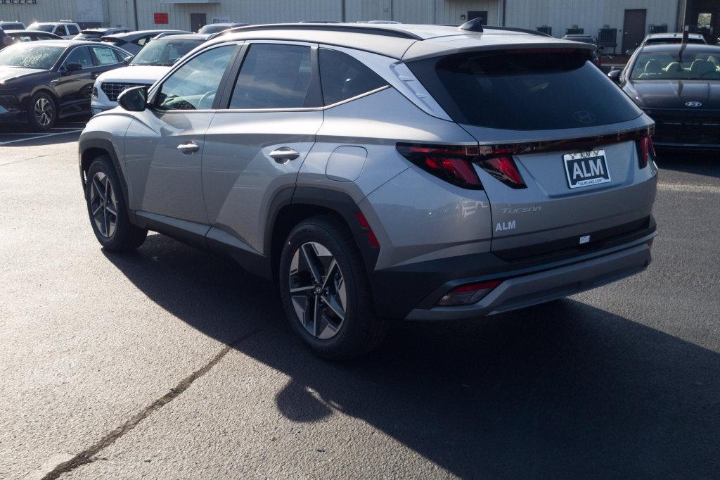New 2026 Silver HYUNDAI SEL Plus FWD image 9