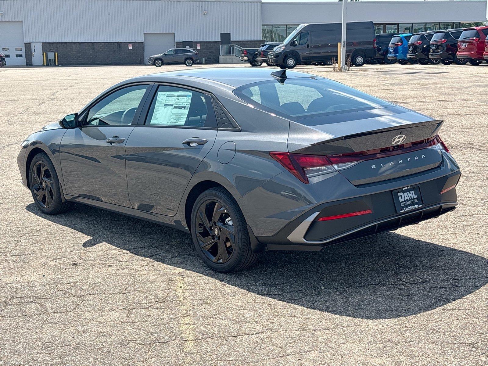 2026 Hyundai Elantra SEL Sport - Photo 10