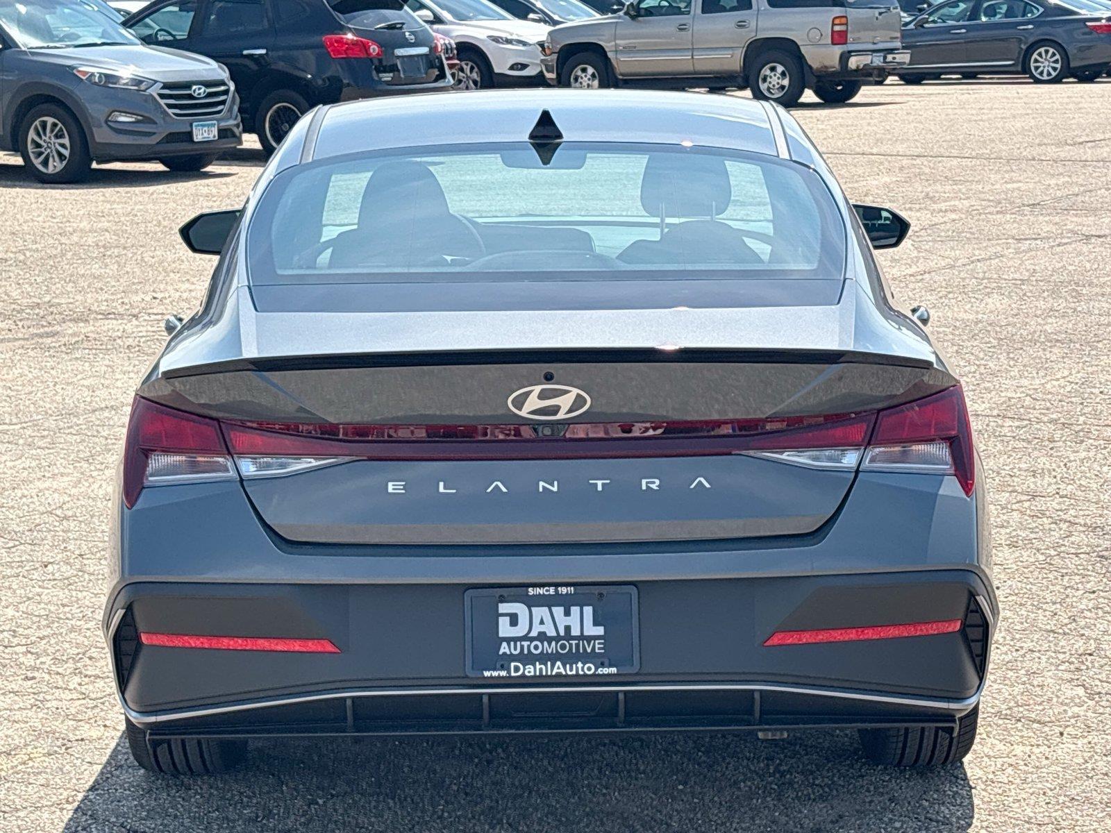 2026 Hyundai Elantra SEL Sport - Photo 12