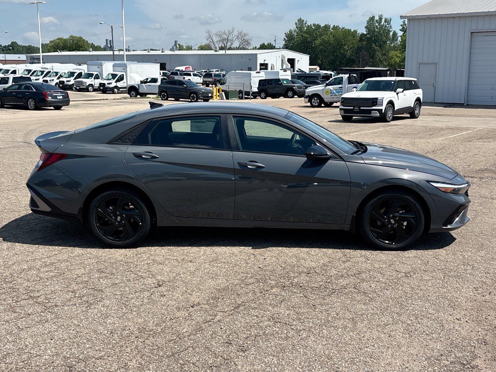2026 Hyundai Elantra SEL Sport - Photo 17