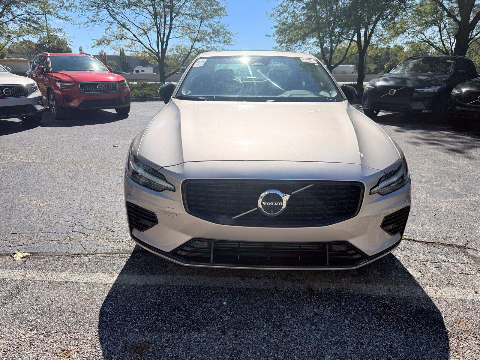 /2025 Volvo S60-PLUG-IN HYBRID