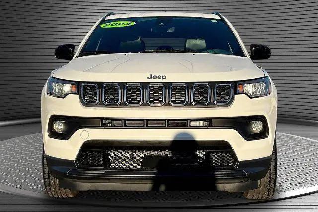 2024 Jeep Compass Latitude Lux FWD