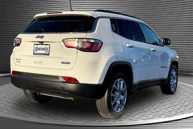 2024 Jeep Compass Latitude Lux FWD