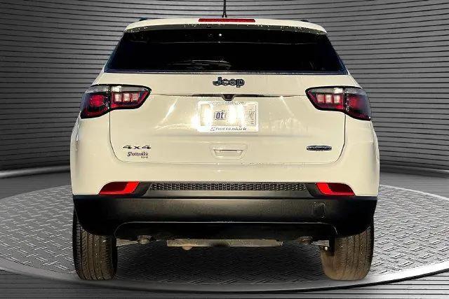 2024 Jeep Compass Latitude Lux FWD