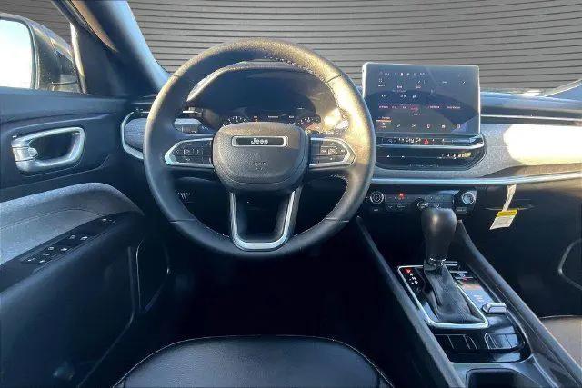 2024 Jeep Compass Latitude Lux FWD