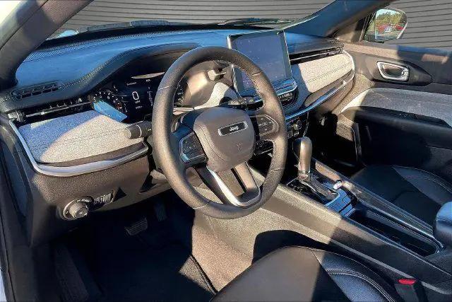 2024 Jeep Compass Latitude Lux FWD