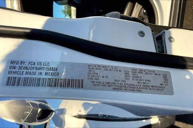 2024 Jeep Compass Latitude Lux FWD