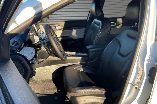 2024 Jeep Compass Latitude Lux FWD