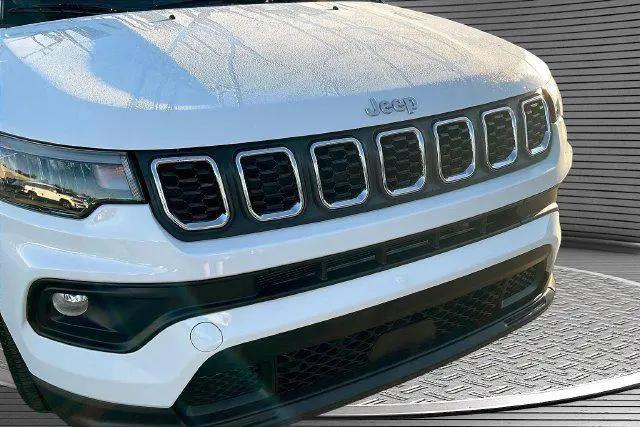 2024 Jeep Compass Latitude Lux FWD