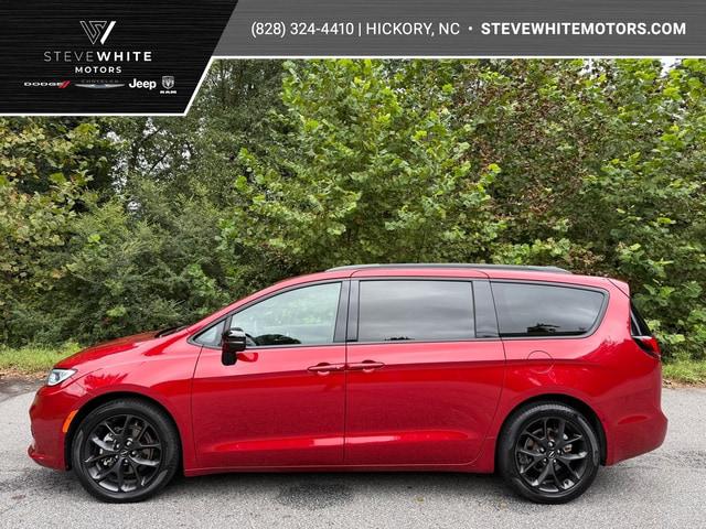 2025 Chrysler Pacifica Limited for sale in Hickory, NC