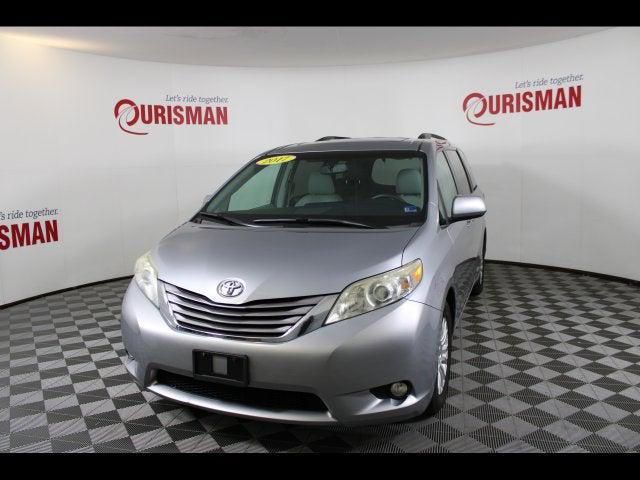 2017 Toyota Sienna XLE 8 Passenger 2017 Toyota Sienna XLE 8 Passenger