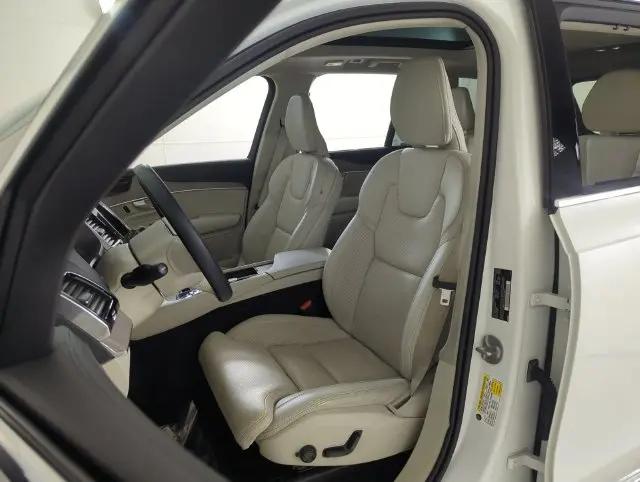 2024 Volvo XC90 B6 Ultimate Bright Theme 6-Seater