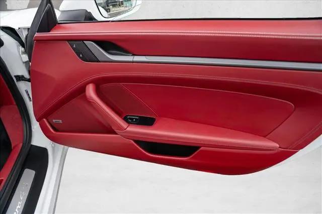 2022 Porsche 911 Carrera 4S Cabriolet
