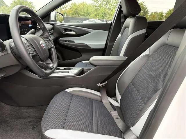 2024 Buick NV Preferred FWD