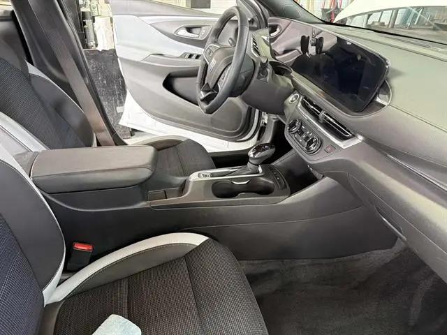 2024 Buick NV Preferred FWD