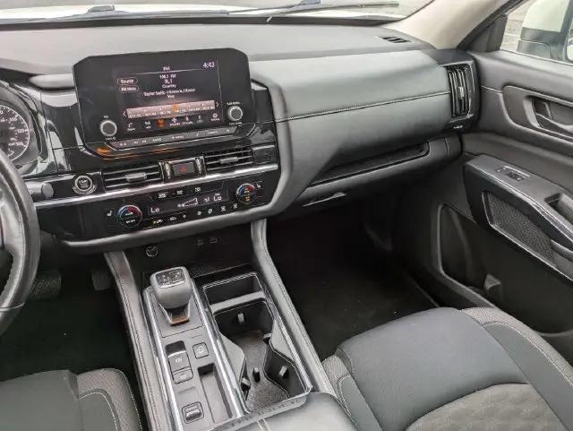 2023 Nissan Pathfinder SV FWD