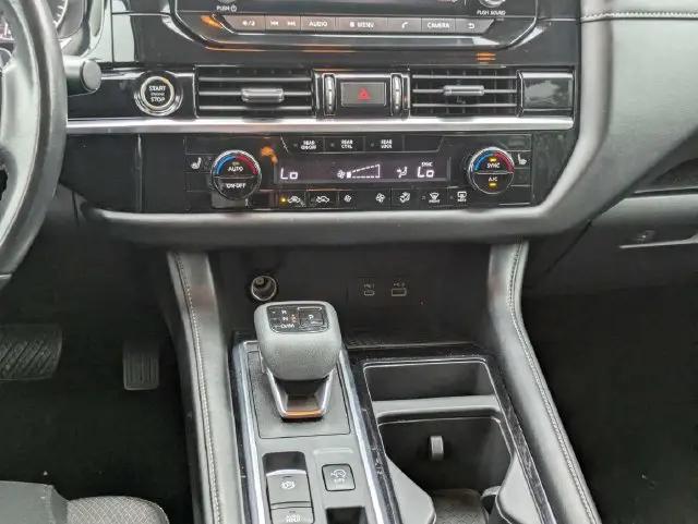 2023 Nissan Pathfinder SV FWD