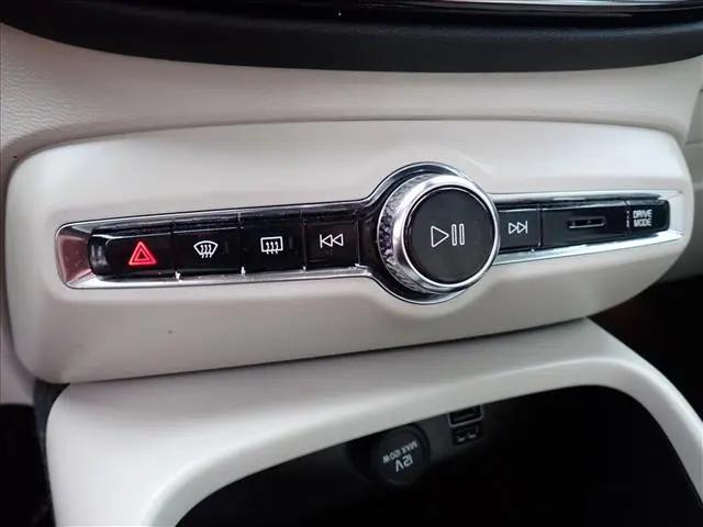 2021 Volvo XC40 T5 Inscription