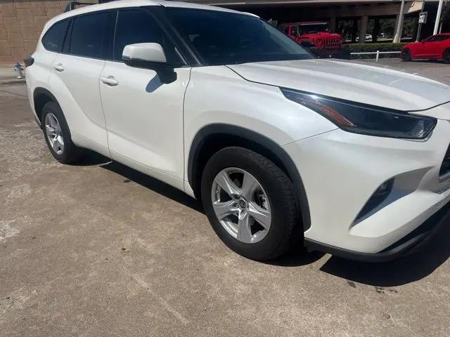 2021 Toyota Highlander LE for sale in Richardson, TX