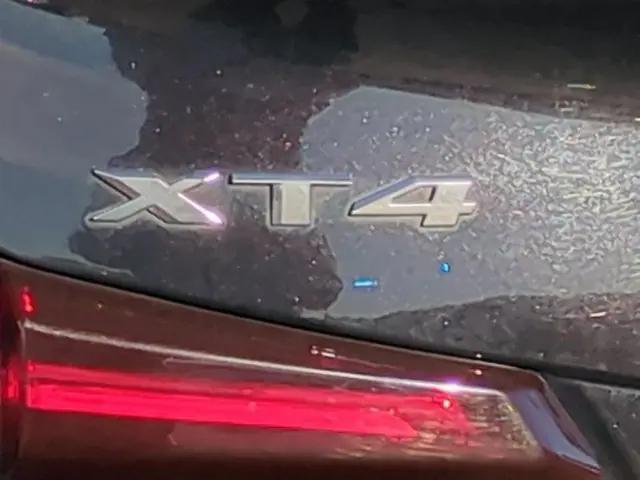 2023 Cadillac XT4 AWD Premium Luxury
