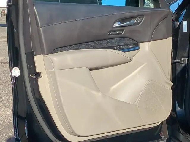 2023 Cadillac XT4 AWD Premium Luxury