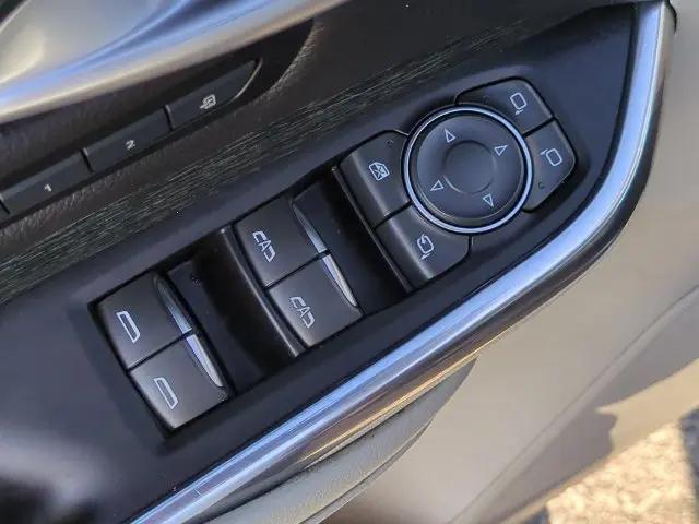 2023 Cadillac XT4 AWD Premium Luxury