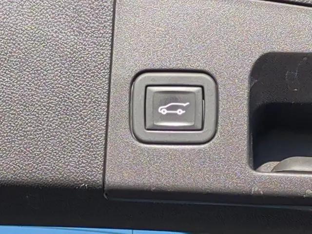 2023 Cadillac XT4 AWD Premium Luxury
