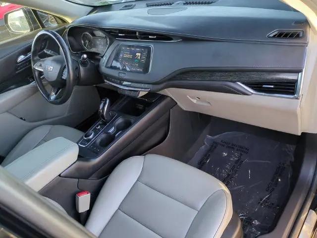 2023 Cadillac XT4 AWD Premium Luxury