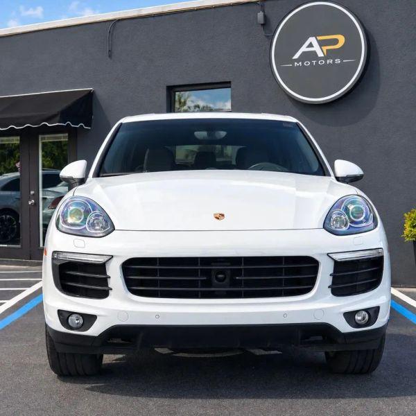 2017 Porsche Cayena Platinum Edition