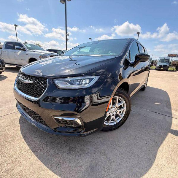 2025 Chrysler Pacifica Select for sale in Houston, TX
