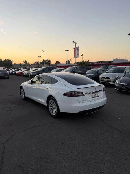 2016 Tesla Model S 90D