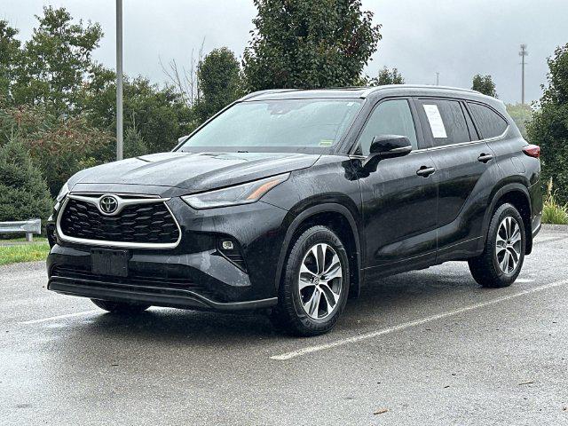 2022 Toyota Highlander XLE for sale in Mars, PA