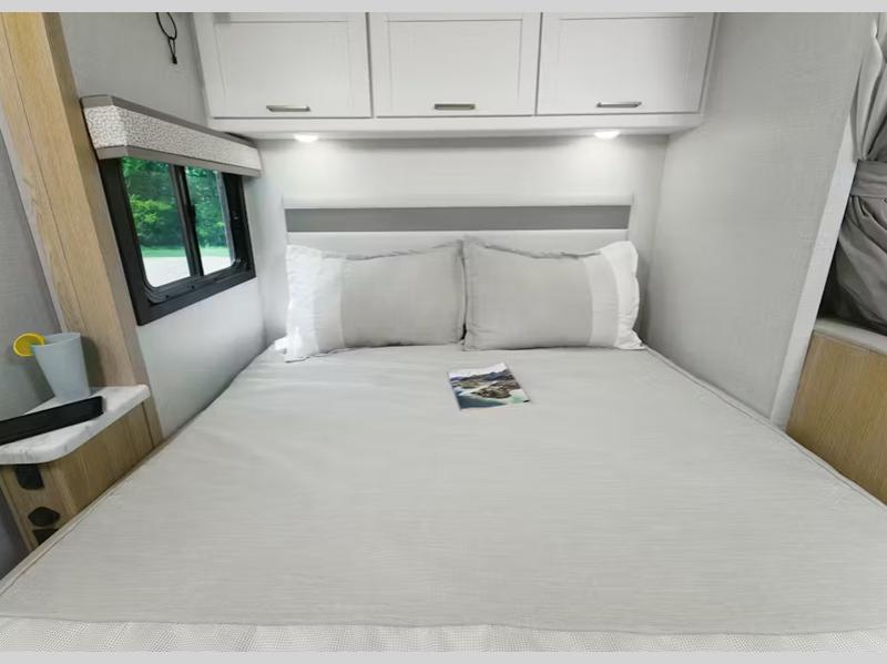 2027 Thor Motor Coach Chateau Sprinter 24LT CLASS C DIESEL MOTORHOME