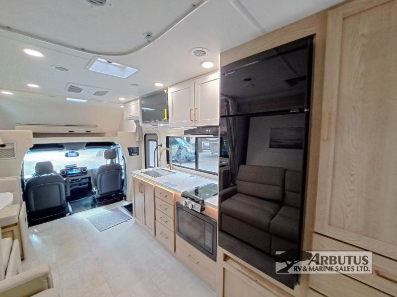 2027 Thor Motor Coach Chateau Sprinter 24LT CLASS C DIESEL MOTORHOME