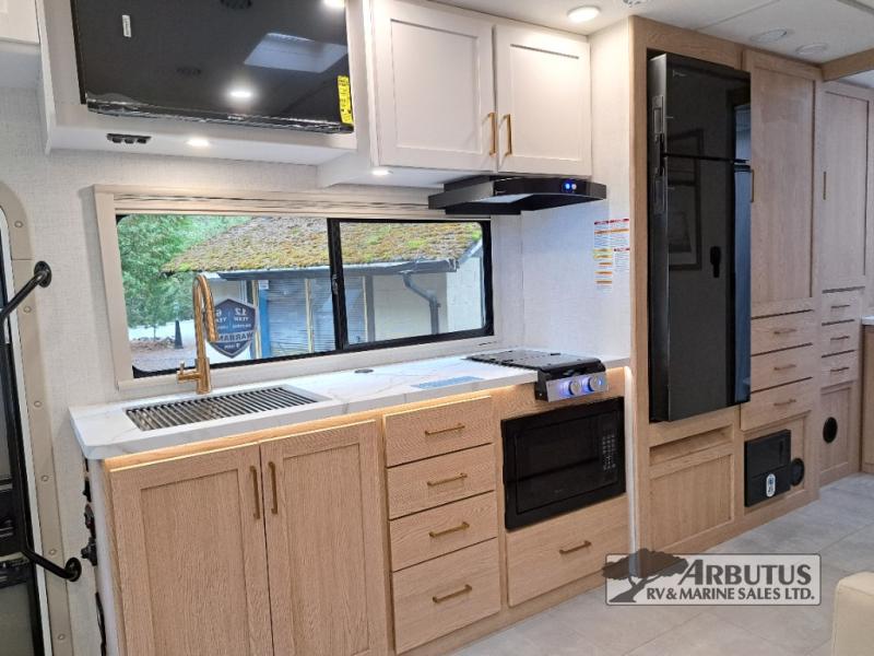 2027 Thor Motor Coach Chateau Sprinter 24LT CLASS C DIESEL MOTORHOME