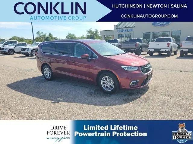 2023 Chrysler Pacifica Touring L for sale in Newton, KS