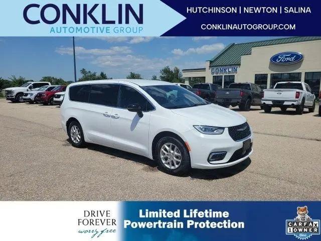 2024 Chrysler Pacifica Touring for sale in Newton, KS