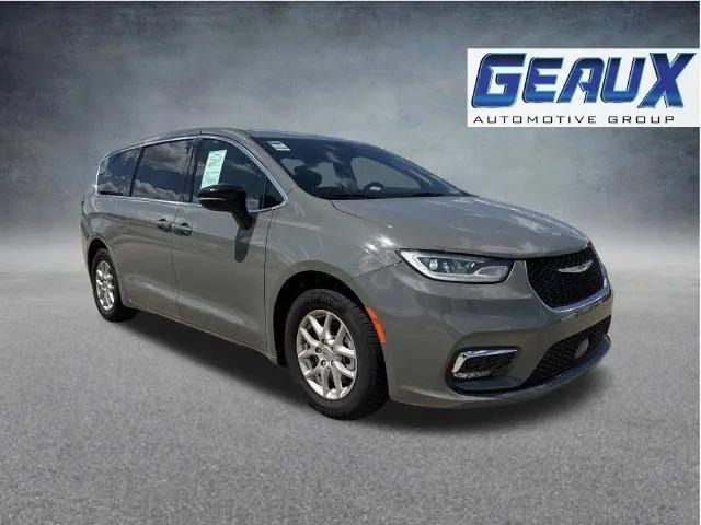 2025 Chrysler Pacifica Select for sale in Denham Springs, LA