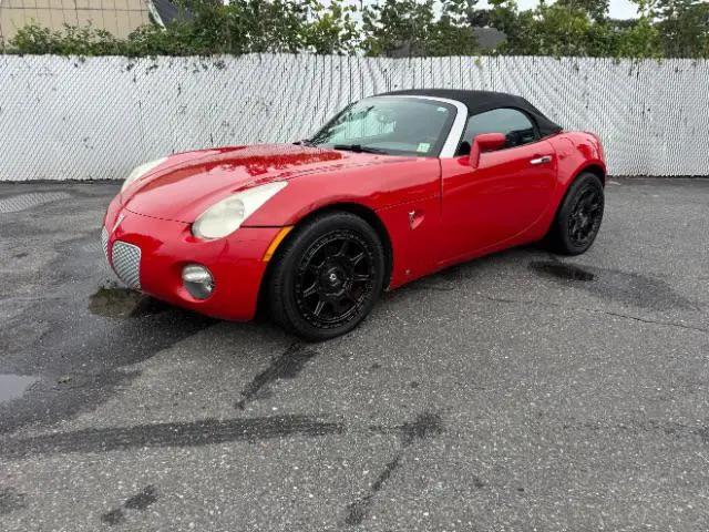 2006 Pontiac Solstice CONVERTIBLE for sale in East Islip, NY