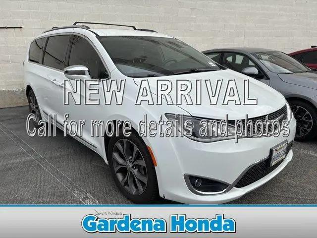 2017 Chrysler Pacifica Limited for sale in Gardena, CA