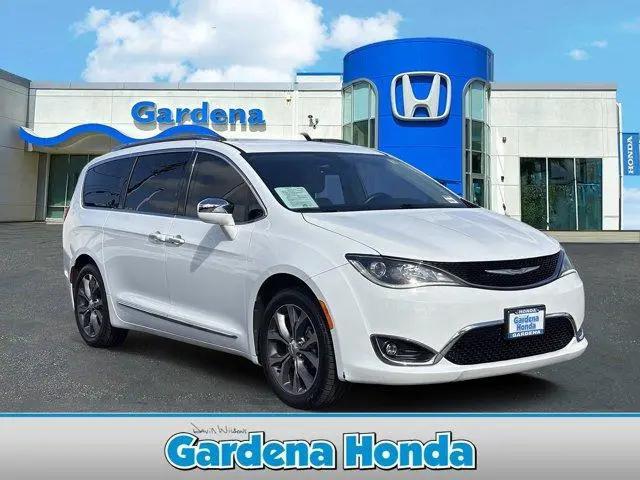 2017 Chrysler Pacifica Limited for sale in Gardena, CA
