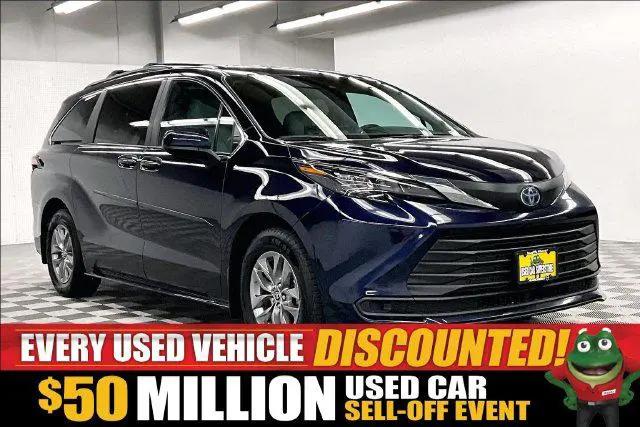 2025 Toyota Sienna LE for sale in Herculaneum, MO