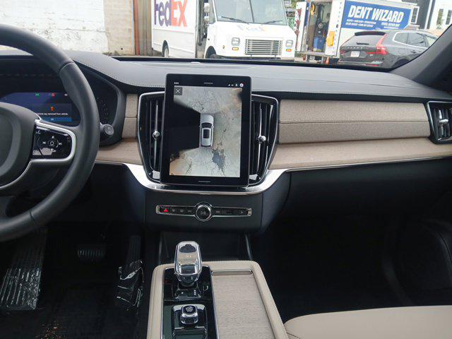 2026 Volvo XC90 Plus, B6 AWD Gas mild hybrid, Gasoline, Bright, 7 Seats