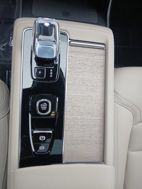 2026 Volvo XC90 Plus, B6 AWD Gas mild hybrid, Gasoline, Bright, 7 Seats