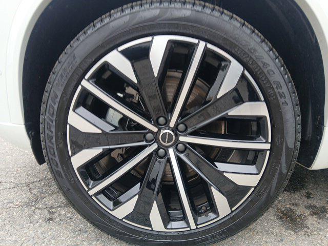 2026 Volvo XC90 Plus, B6 AWD Gas mild hybrid, Gasoline, Bright, 7 Seats